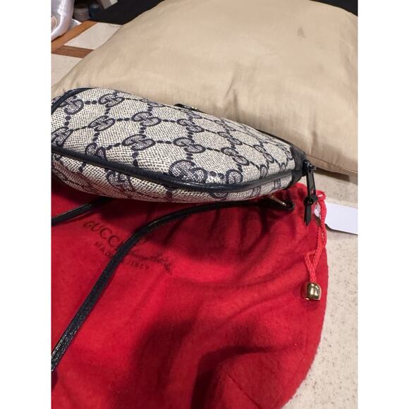 GUCCI Vintage GG Sherry Line Navy Crossbody - Picture 10 of 12